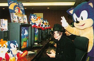 MJ qui joue a Sonic 2.